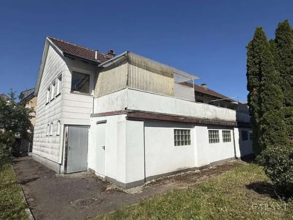 Immobilie in Donzdorf - Einfamilienhaus mit großzügigen Lagerflächen und vielseitigen Nutzungsmöglichkeiten in Salach - Bild 1