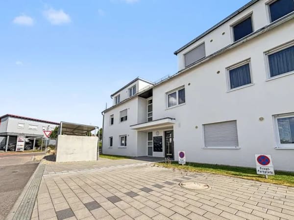 Immobilie in Bissingen an der Teck - Moderne 5-Zimmer-Eigentumswohnung mit Balkon, Aufzug und 2 Tiefgaragenstellplätzen in Bissingen - Bild 0