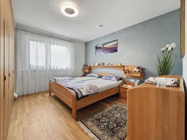 Immobilie in Bissingen an der Teck - Moderne 5-Zimmer-Eigentumswohnung mit Balkon, Aufzug und 2 Tiefgaragenstellplätzen in Bissingen - Bild 3