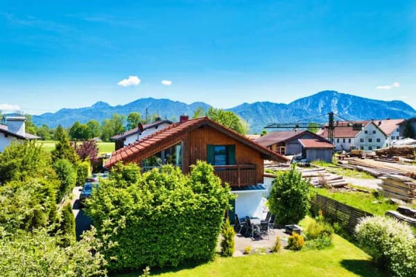 Immobilie in Großweil - Mehr Garten. Mehr Freiheit, Mehr Lebensqualität. Willkommen in Ihrem Zuhause mit Alpenpanorama. - Bild 0