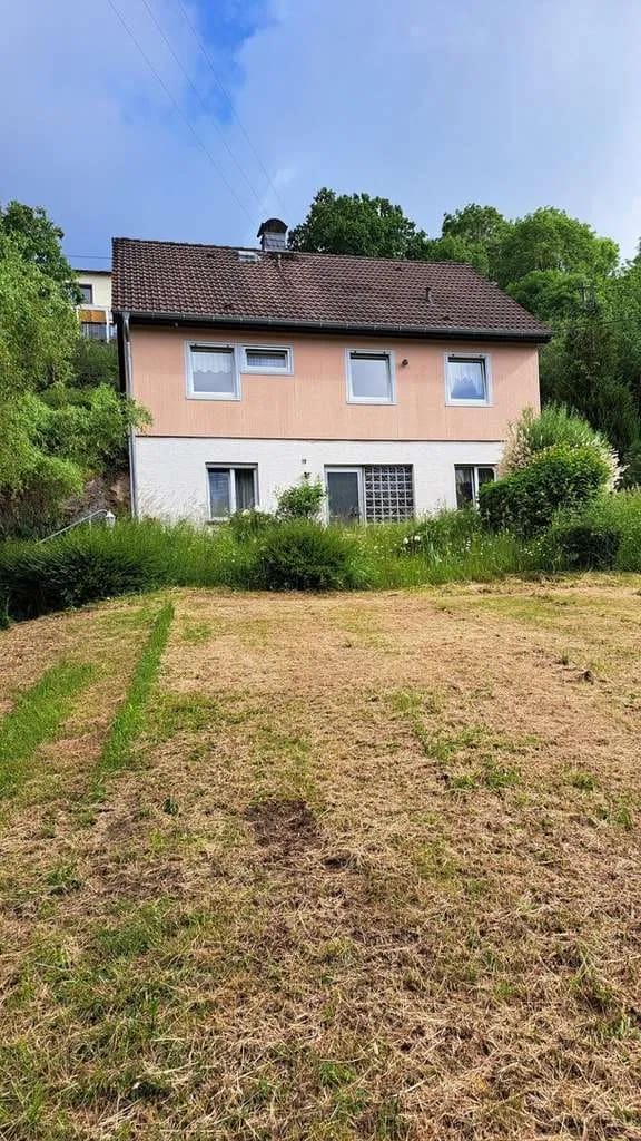 Immobilie in Strotzbüsch - Einfamilienhaus in der Eifel zuverkaufen - Bild 0