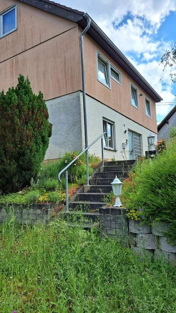 Immobilie in Strotzbüsch - Einfamilienhaus in der Eifel zuverkaufen - Bild 1