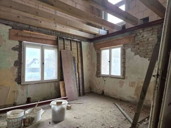 Immobilie in Wermsdorf - Historisches Anwesen mit ausbaufähigem Dachboden & umfangreichen Baumaterialien - Bild 3