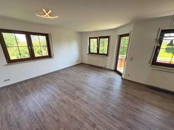 Immobilie in Bad Wurzach - Helle Etagenwohnung mit herrlichem Blick ins Grüne - Bild 2
