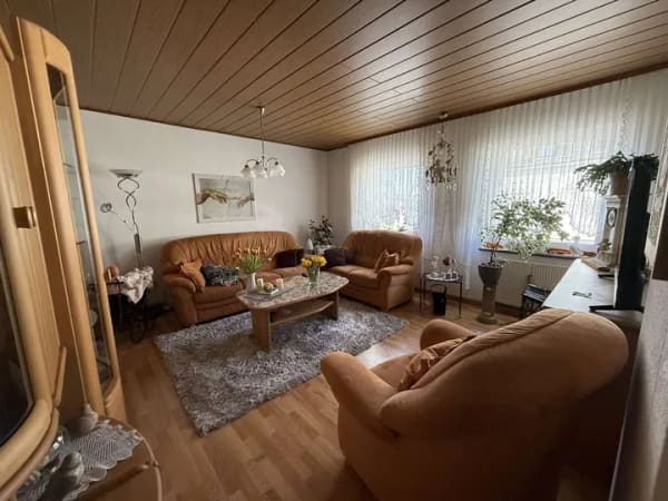 Immobilie in Emmelshausen - Vermietetes Mehrfamilienhaus mit Terrasse und Garagen in Emmelshausen - Bild 2