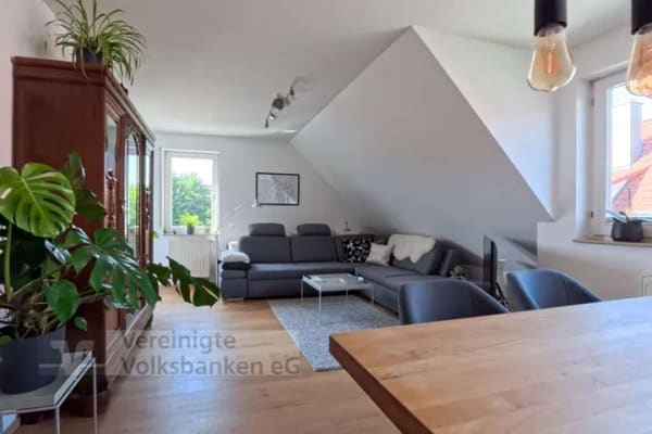 Immobilie in Nufringen - Investieren statt suchen - Moderne Dachgeschosswohnung mit Garage und PV-Anlage - Bild 1