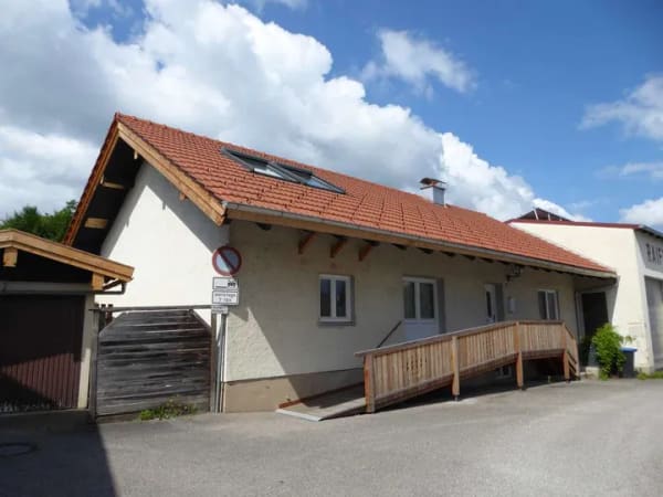 Immobilie in Fridolfing - Einfamilienhaus mit 70 KV Photovoltaikanlage in Nähe Fridolfing zu verkaufen ! - Bild 4