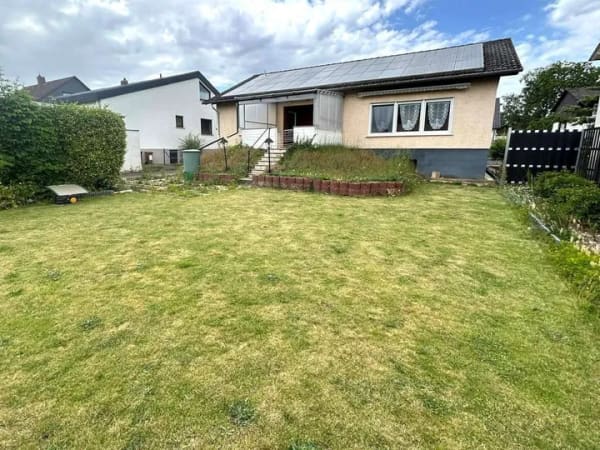 Immobilie in Ockenheim - Charmanter Bungalow mit Einliegerwohnung in toller Lage und schönem Grundstück  - Bild 2