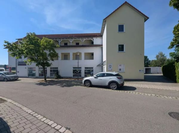 Immobilie in Staig - Barrierearme 2,5 Zimmer Wohnung mit Balkon und Carport-Stellplatz in Staig - Bild 0