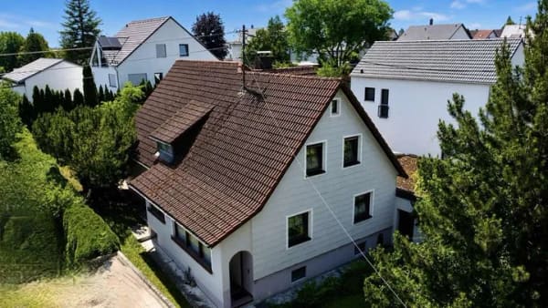 Immobilie in Wehringen - Einfamilienhaus mit guter Substanz - Bild 0