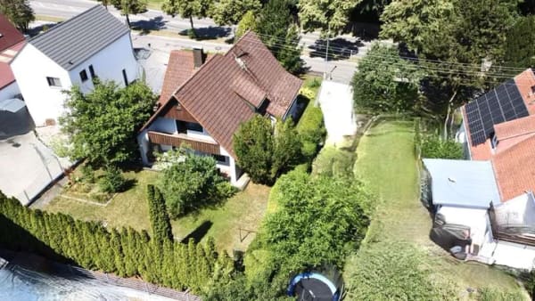 Immobilie in Wehringen - Einfamilienhaus mit guter Substanz - Bild 1