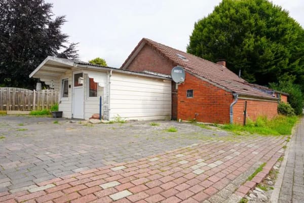 Immobilie in Weener - Haus mit Anbau, separatem Holzhaus und Carport!
Vielseitig nutzbar, Platz für bis zu 9 Personen! - Bild 2
