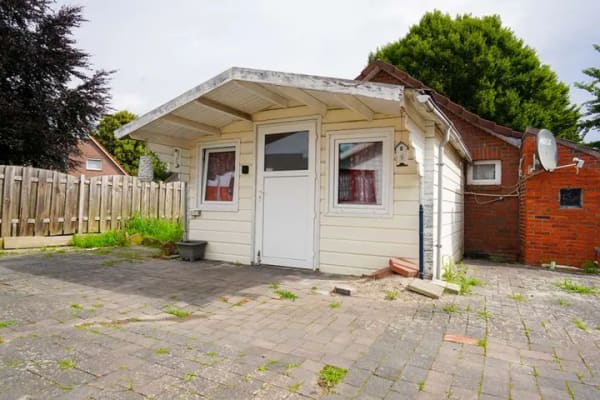 Immobilie in Weener - Haus mit Anbau, separatem Holzhaus und Carport!
Vielseitig nutzbar, Platz für bis zu 9 Personen! - Bild 3