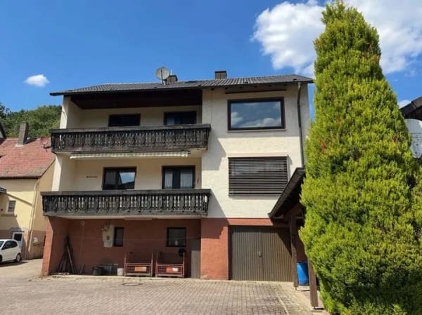 Immobilie in Dammbach - Großzügiges 2-Familienhaus mit Nebengebäude und schönem Grundstück! - Bild 0