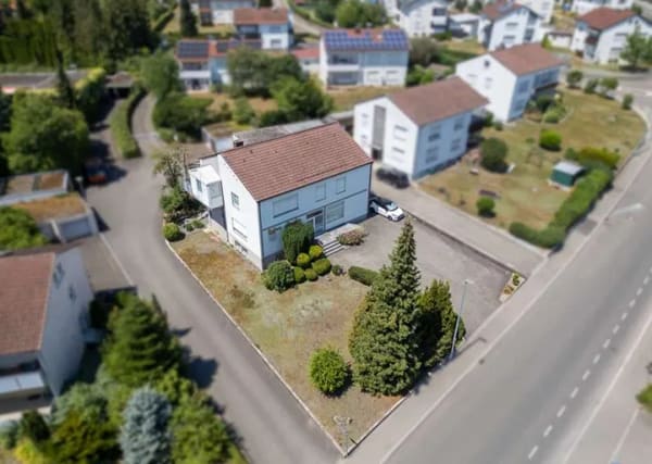 Immobilie in Ehingen (Donau) - Ein Haus voller Perspektiven – Wohnen, Arbeiten und Zukunft unter einem Dach - Bild 0