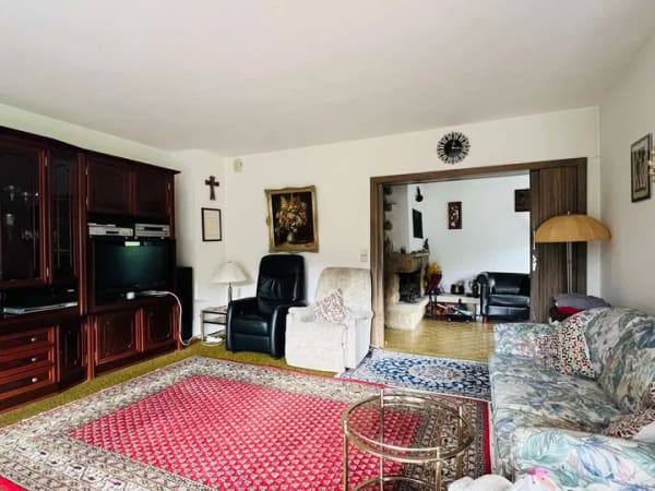 Immobilie in Bad Rippoldsau-Schapbach - Zwei Wohnungen, ein Hausgefühl: „Haus-im-Haus-Charakter“ mit Garten, Sauna und Kaminzimmer - Bild 1