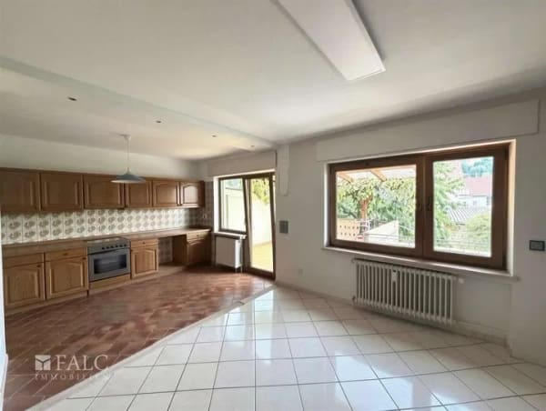 Immobilie in Losheim am See - Ruhig gelegenes Zweifamilienhaus – OG frei, EG vermietet - Bild 3