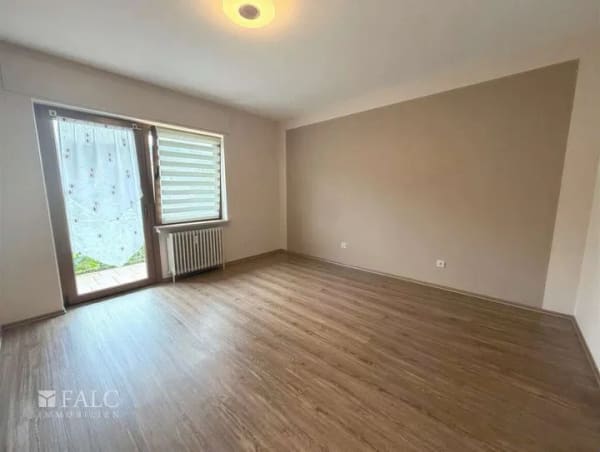 Immobilie in Losheim am See - Ruhig gelegenes Zweifamilienhaus – OG frei, EG vermietet - Bild 4