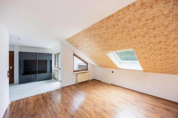 Immobilie in Freiberg am Neckar - Dachgeschosswohnung in Freiberg am Neckar - Bild 1