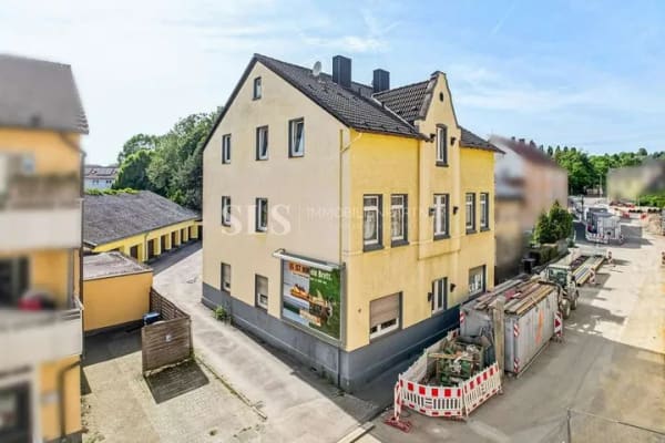 Immobilie in Witten - Mehrfamilienhaus mit sieben Wohneinheiten, neun Garagen und zusätzlichem Mietsteigerungspotenzial - Bild 0