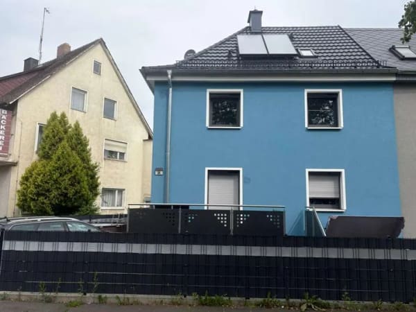 Immobilie in Tirschenreuth - Modernisierte Doppelhaushälfte mit Ausbaupotenzial und Gestaltungsspielraum durch Renovierung - Bild 0