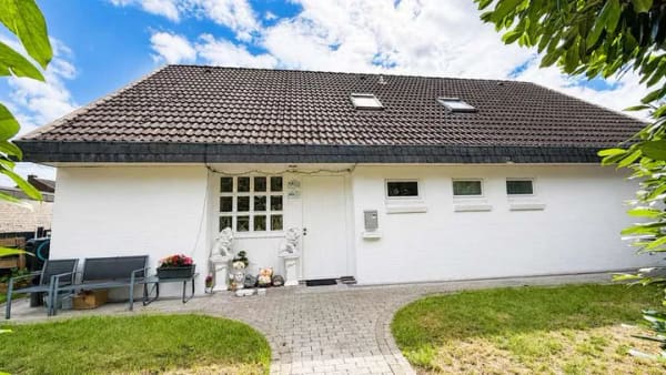 Immobilie in Jork - Zweifamilienhaus im Grünen mit Wintergarten - Bild 1