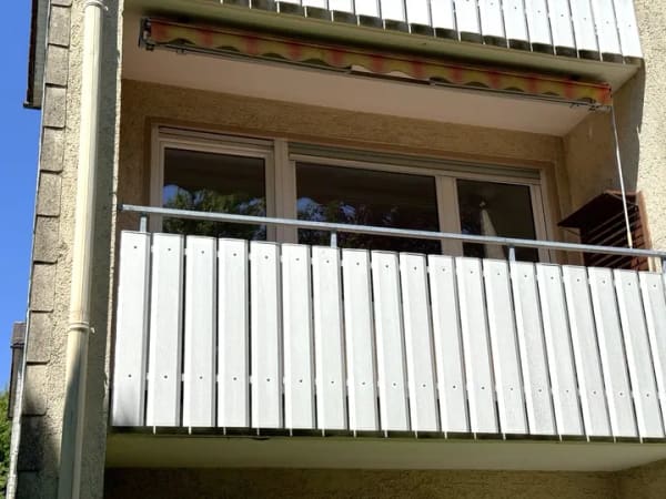 Immobilie in Traunstein - Ruhige, 2002 komplett erneuerte, 3-Zi.-ETW im 1. OG mit Loggia-Balkon am Grünen (kein Kfz-Stpl.) - Bild 2
