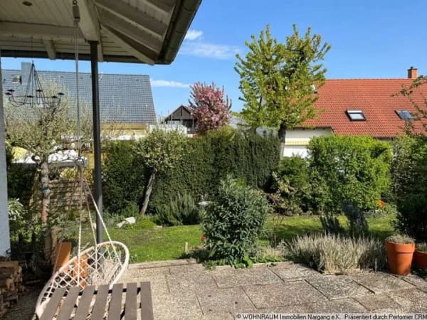 Immobilie in Gau-Bischofsheim - Freistehender Winkelbungalow mit traumhaftem Garten in ruhiger Seitenstraße - Bild 4