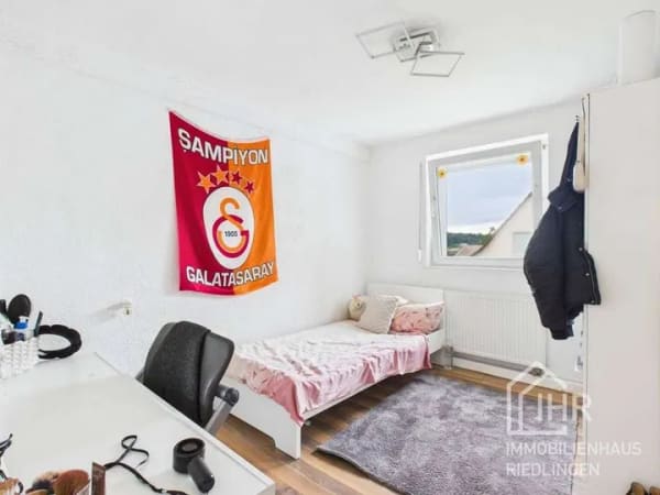 Immobilie in Dürmentingen - Renoviertes Bauernhaus mit viel Nutzfläche für Hobbybauer oder -schrauber - Bild 3