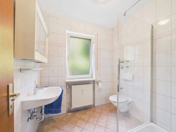 Immobilie in Coburg - Clever investieren oder selbst einziehen – ETW mit Balkon im Coburger Hahnweg - Bild 2