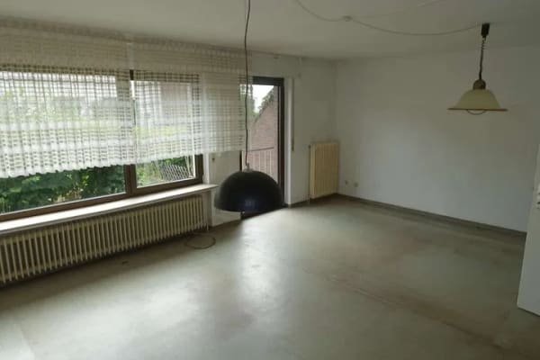 Immobilie in Diepholz - *** Renovierungsbedürftiges Reihenmittelhaus mit Garage in Diepholz zu verkaufen*** - Bild 2