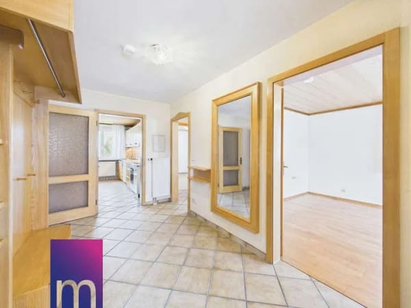 Immobilie in Schlierbach - Freistehendes EFH – 750m² Grundstück mit tollem Garten & großer Scheune direkt am Bach - Bild 2