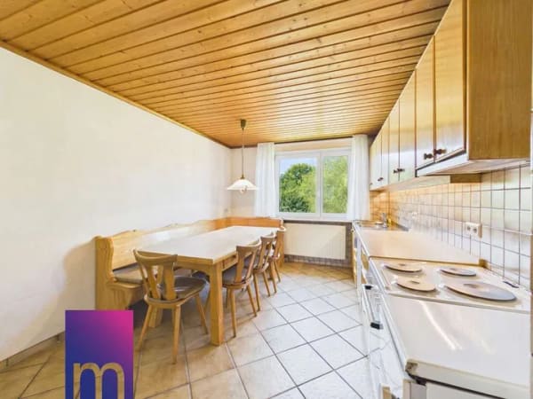 Immobilie in Schlierbach - Freistehendes EFH – 750m² Grundstück mit tollem Garten & großer Scheune direkt am Bach - Bild 3