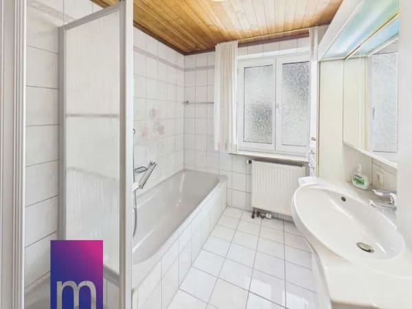 Immobilie in Schlierbach - Freistehendes EFH – 750m² Grundstück mit tollem Garten & großer Scheune direkt am Bach - Bild 4