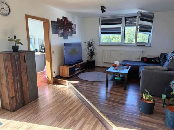 Immobilie in Windhagen - Gepflegtes MFH mit Lagerhalle in gefragter Wohnlage - Bild 2