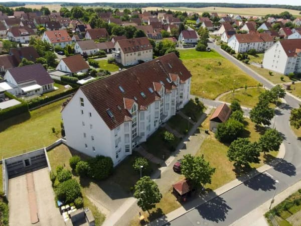 Immobilie in Radeburg - +++ Über den Dächern von Radeburg! Lichtdurchfluteter Maisonette-Traum mit Balkon und Fernblick! +++ - Bild 3