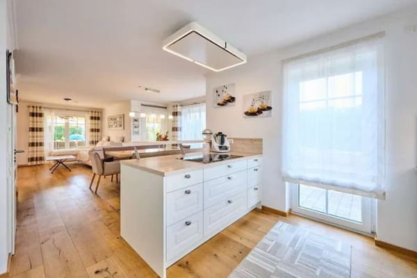 Immobilie in Aiterhofen - Ein Stück Toskana in Aiterhofen: 2017er Villa mit Pool und PV-Anlage - Bild 0