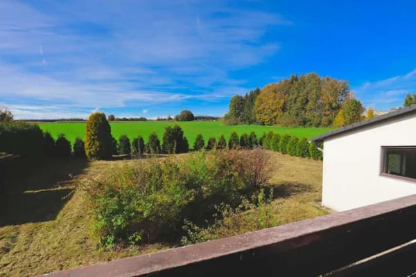 Immobilie in Otterfing - ***Freier Weitblick ins Grüne*** 
Freistehendes EFH mit weitläufigem Grundstück & Einliegerwohnung - Bild 0