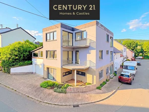 Immobilie in Wadgassen - 2 umfangreich sanierte Wohnungen mit 62 & 74 m² Wohnfläche und Balkon (Baugrundstück opt.) - Bild 0