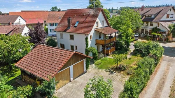 Immobilie in Fleischwangen - 2-Familienhaus mit großzügigem Gartengrundstück in Fleischwangen - Bild 1
