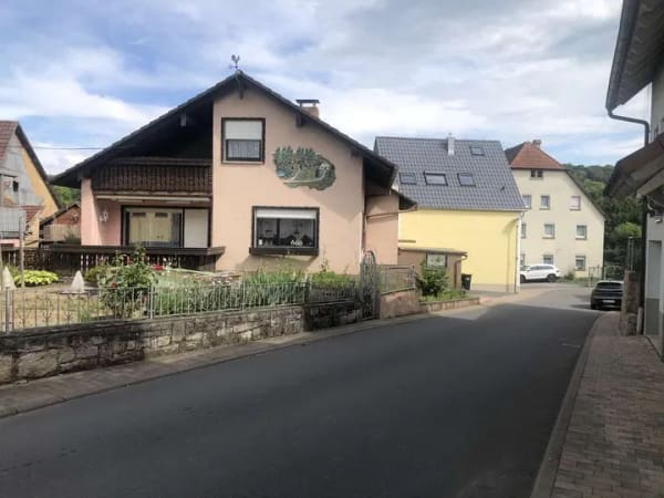 Immobilie in Boxberg - Renovierungsbedürftiges Einfamilienhaus mit 4,5 Zimmern, Garten und viel Gestaltungspotenzial - Bild 0