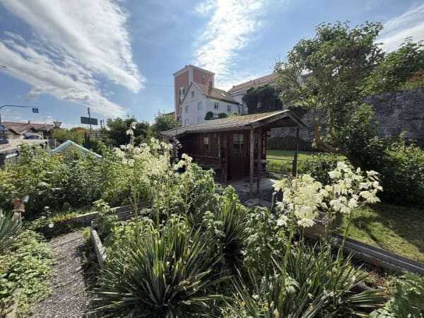 Immobilie in Tittmoning - Haus mit Geschichte, Charme und Garten – idyllisch am Bach, mit großem Potenzial! - Bild 4
