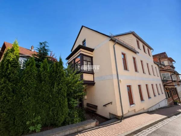Immobilie in Friedrichroda - antaris Immobilien GmbH ** Drei Wohnungen, unzählige Möglichkeiten – Ihr Investment im Kurort! ** - Bild 0