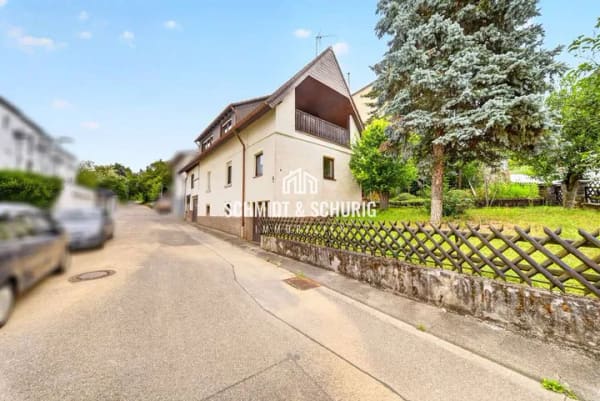 Immobilie in Königsbach-Stein - Einfamilienhaus mit Garten, Scheune und 2 Garagen in Königsbach-Stein - Bild 0