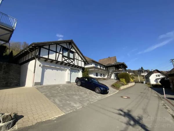 Immobilie in Attendorn - PROVISIONSFREI !!! „Ein Haus, zwei Welten: Stilvoll modernisiert, voller Geschichte und bereit für I - Bild 1