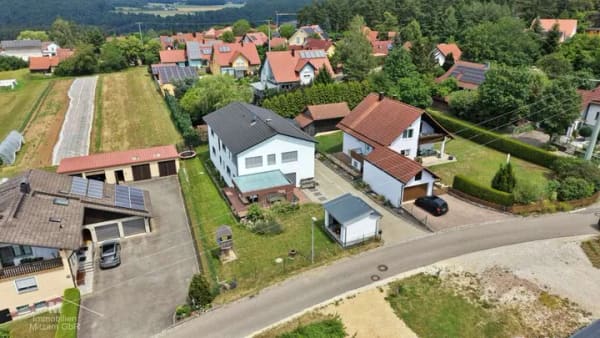 Immobilie in Breitenbrunn - Effizienzhaus 40 mit Einliegerwhg., Doppelgarage und Carport in Naturlage von Breitenbrunn/Dürn - Bild 1