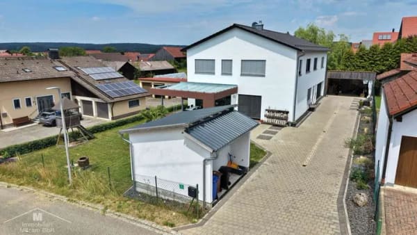 Immobilie in Breitenbrunn - Effizienzhaus 40 mit Einliegerwhg., Doppelgarage und Carport in Naturlage von Breitenbrunn/Dürn - Bild 2