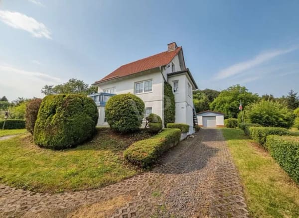 Immobilie in Bleicherode - Grün, Luft und ein angenehmes Maß an Privatheit - Familienleben mit Wintergarten, Garten &  seltener - Bild 2