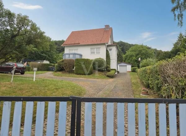Immobilie in Bleicherode - Grün, Luft und ein angenehmes Maß an Privatheit - Familienleben mit Wintergarten, Garten &  seltener - Bild 3