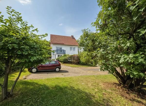 Immobilie in Bleicherode - Grün, Luft und ein angenehmes Maß an Privatheit - Familienleben mit Wintergarten, Garten &  seltener - Bild 4